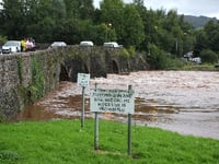 Chairman praises flood workers