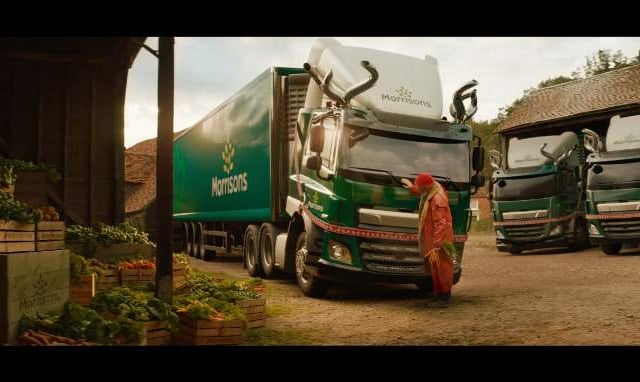 Supermarket pays tribute to our farming heroes
