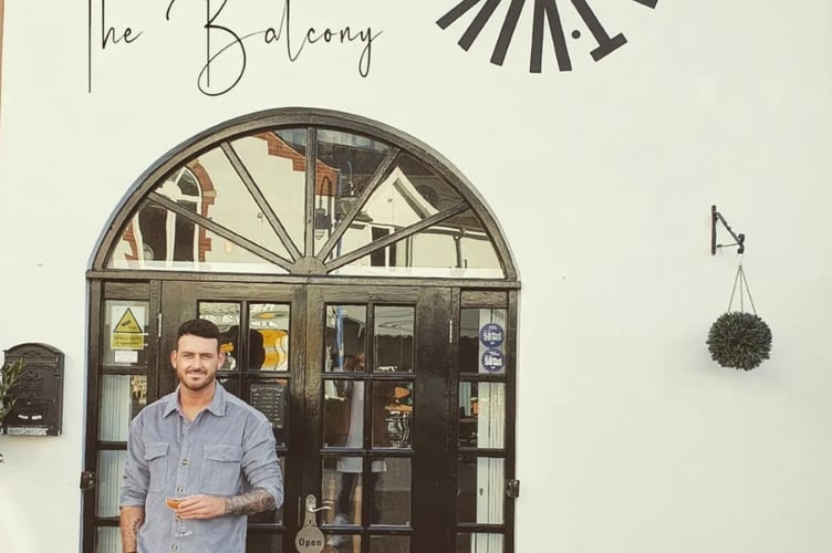 Balcony bar