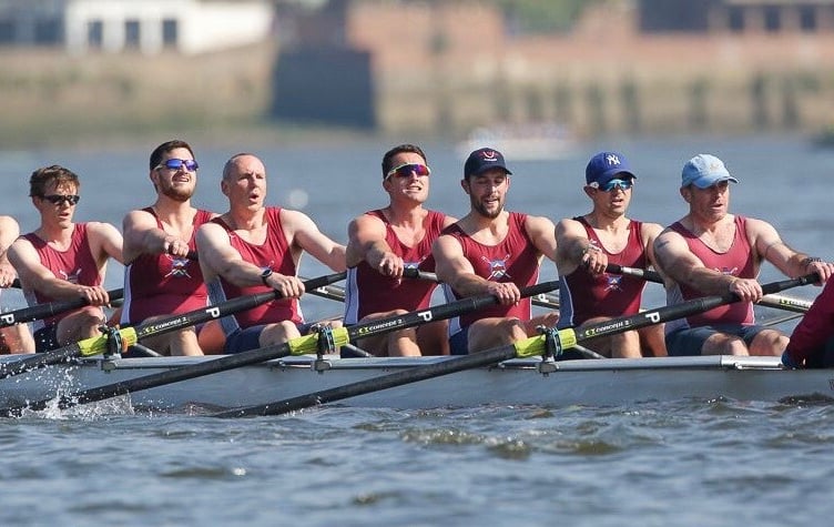 Mon RC Head of river race boat