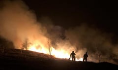 Fire Crews tackle large fire on Sugar Loaf mountain