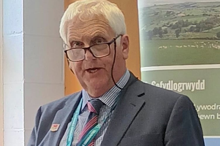 Headshot of FUW president Glyn Roberts