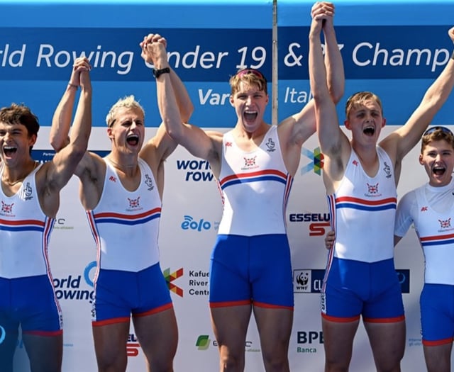 Oarsome Robbie lands world U23 fours title in new record