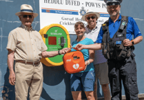 Rotary club funds a new defibrilator in Crickhowell
