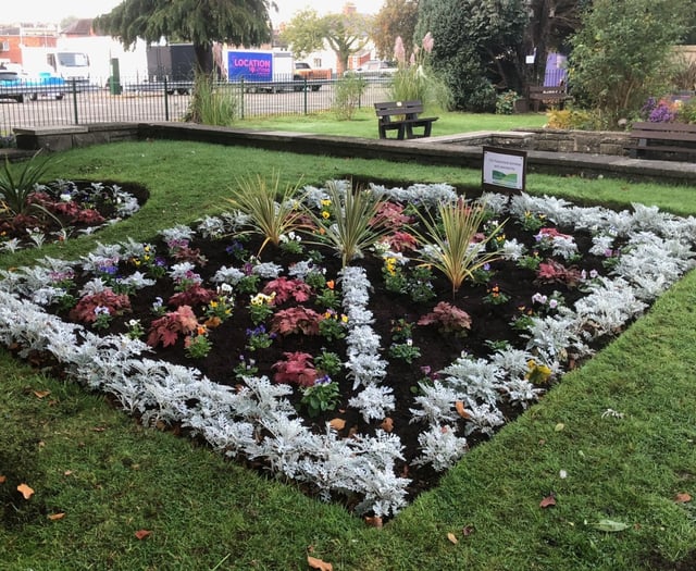 Bailey Park volunteers thank Abergavenny Garden Centre