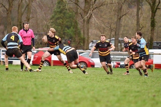 Leaders Crick hit by old rivals Hollybush in tight game