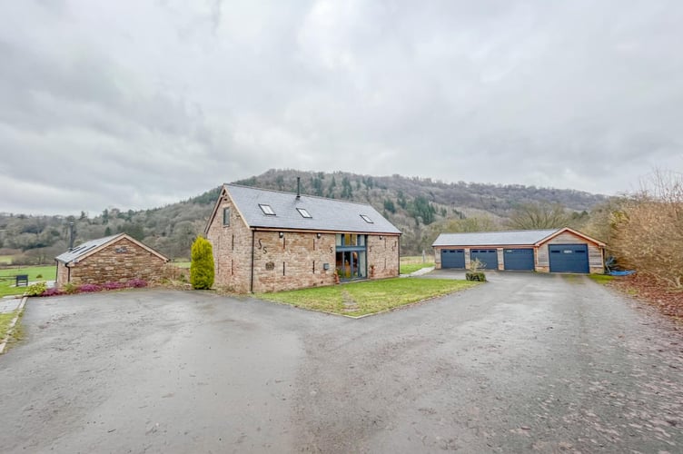 monmouth barns