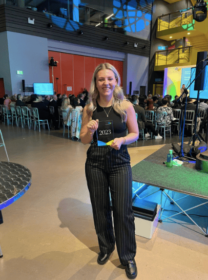 Lauren Meredith wins Apprentice of the year