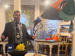 Aber Mayor's auction raises more than £4,000