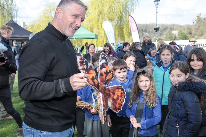 Iolo Williams talking about wildlife with pupils from The Dell Primary School.jpg