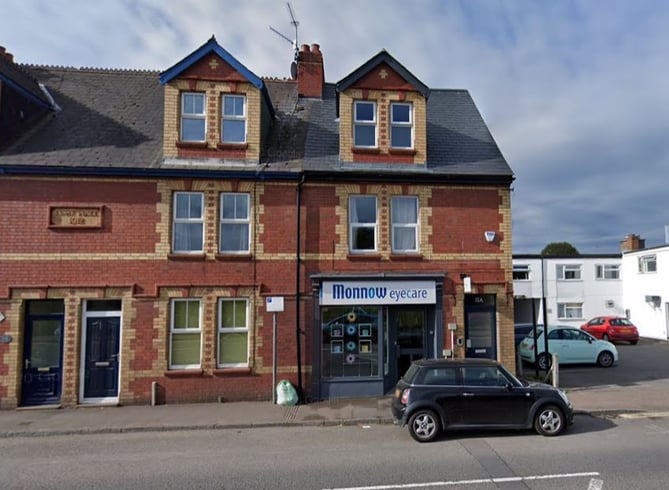 Monnow_Eycare