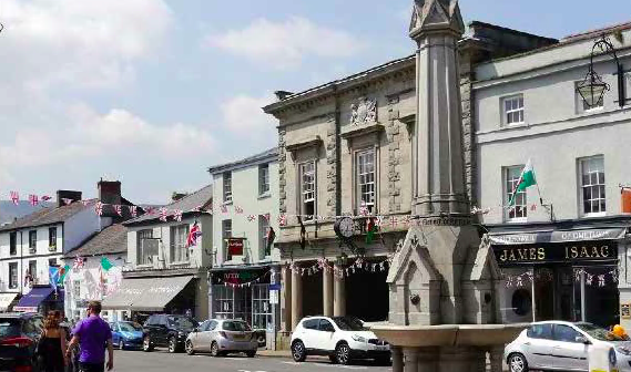 High street seating areas in Crickhowell at risk?