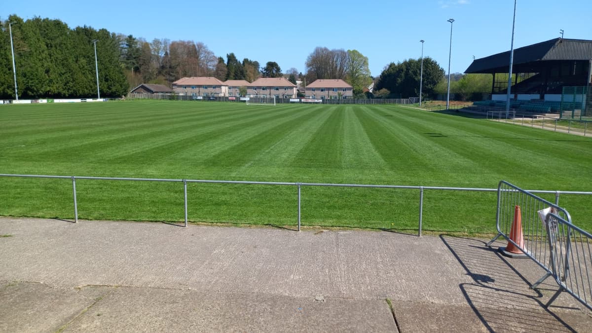 Pin's émaillé Abergavenny Town FC – Insigne Revers Football