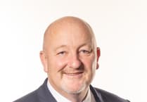 Peter Fox demands action on agency staff in schools