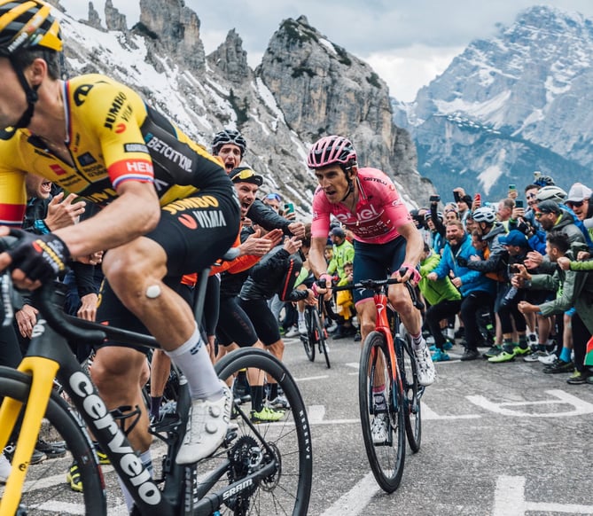 Geraint Thomas held onto the pink jersey