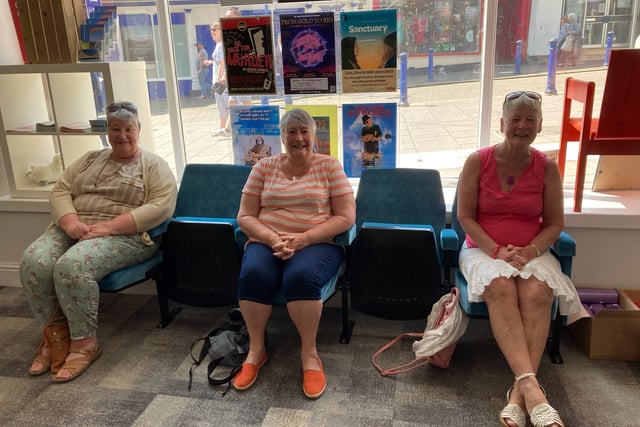 Former staff drop in for a sit down!