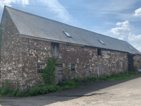 Idyllic barn in Llanellen has permission for conversion