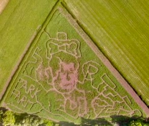 Park Fam Maize Maze, King's Coronation themed 