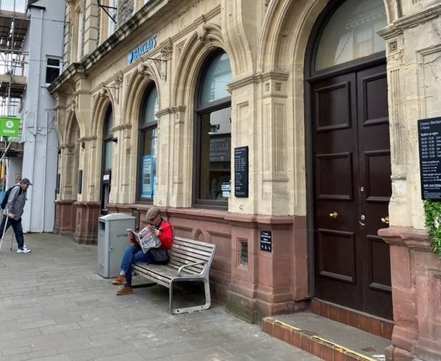 Bar and restaurant plan for former town centre bank