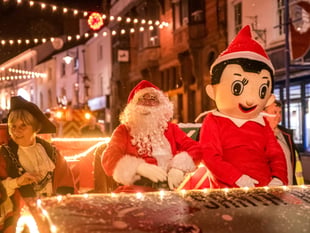 VIDEO: Community gather as Santa Claus comes to town
