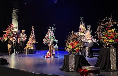 fLOWER ARRANGING
