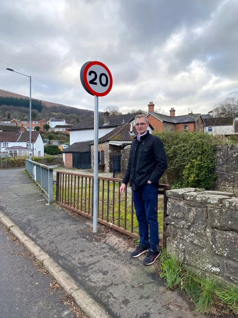 Council blocks drive with 20mph sign