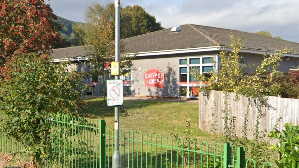 Potential for Ysgol Gymraeg Y Fenni to relocate to Deri View site ...
