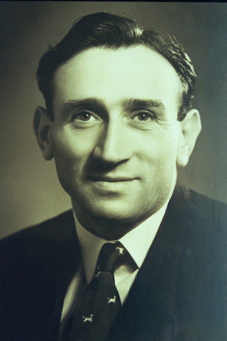 SWA MARK 03-08-98
**COPY PICTURE**
KEN JONES FORMER NEWPORT RUGBY PLAYER