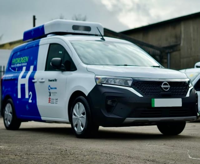 'Groundbreaking' hydrogen meals-on-wheels van tested 