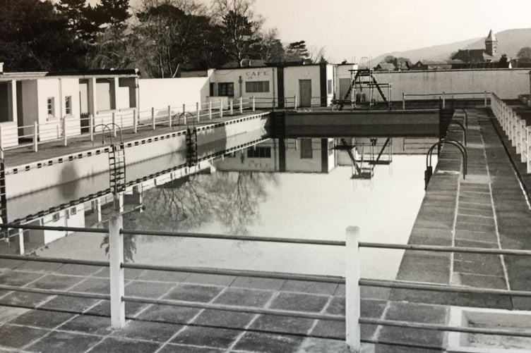 Bailey Park swimming pool