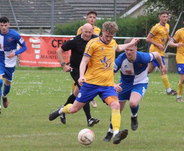 Blues hit by red as Jockeys ride high
