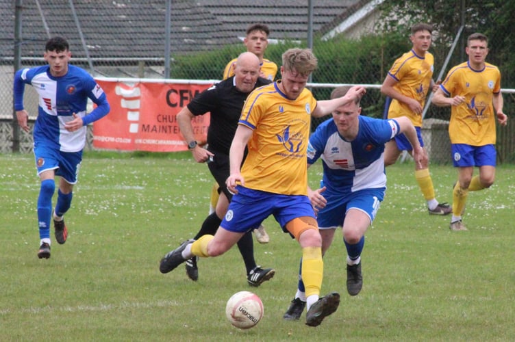 Blaenavon in yellow on the attack. 