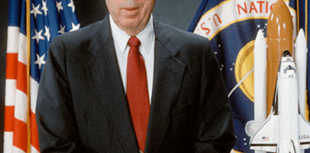 Tributes paid to Welsh-American giant of space flight 