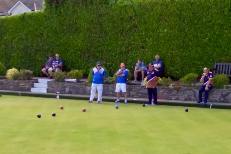 Players survey the situation as Abergavenny host Beaufort