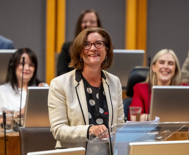Eluned Morgan becomes First Minister