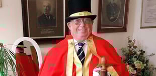 Oh nay, oh nay – town crier told to shut up and shove off 