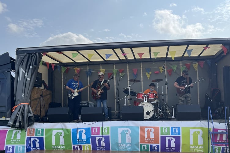 Blind Man's Bluff performing