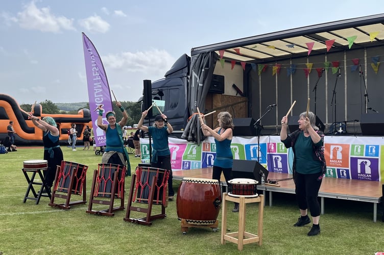 Mynydd Du Taiko band performing