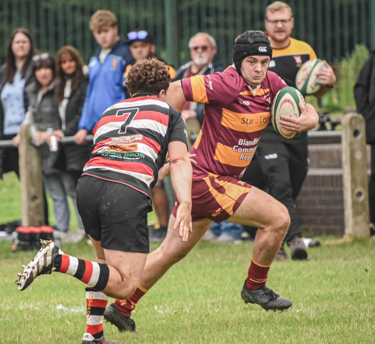 Abergavenny came close to backing up their win over Pontypool United, but were narrowly beaten by Nelson