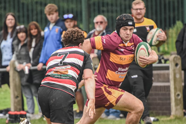 Abergavenny came close to backing up their win over Pontypool United, but were narrowly beaten by Nelson