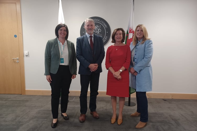  NFU Cymru Deputy President Abi Reader, Deputy First Minister and Cabinet Secretary for Climate Change and Rural Affairs, Huw Irranca-Davies, First Minister of Wales Eluned Morgan, and NFU Cymru LFA Board Chair, Kath Whitrow