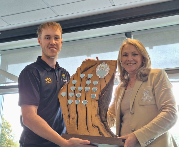 Ben Kellaway with the Glamorgan CCC Young Player of the Year award