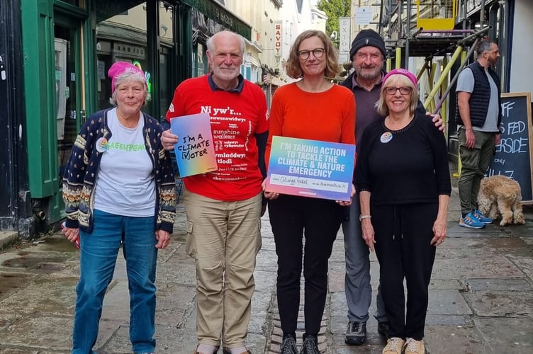 Climate Coalition members Sarah Windrum, Debbie Charman, Jim Coxwell, and Peter Baines meet with Catherine Fookes MP