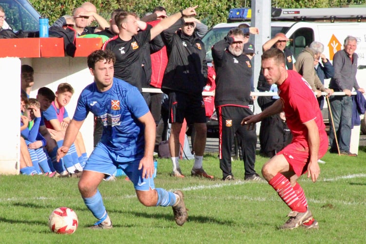 Abergavenny Town lost out to a late goal at Brecon Corries