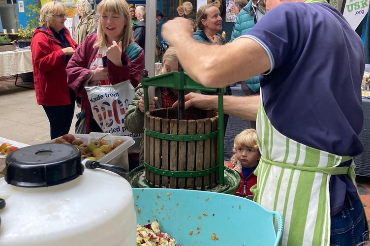 Apple pressing