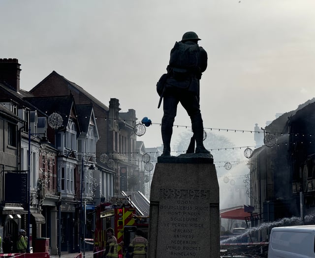 The fire as it unfolded from the Chronicle's reporter on the scene...