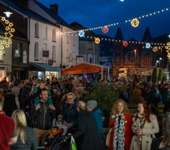 Christmas lights switch on to go ahead in Abergavenny