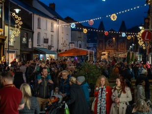 Christmas lights switch on to go ahead in Abergavenny