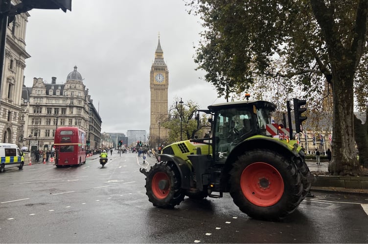 Tractors arrive in London for the protest