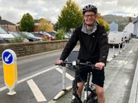 Storyteller spins his tales thanks to e-bike